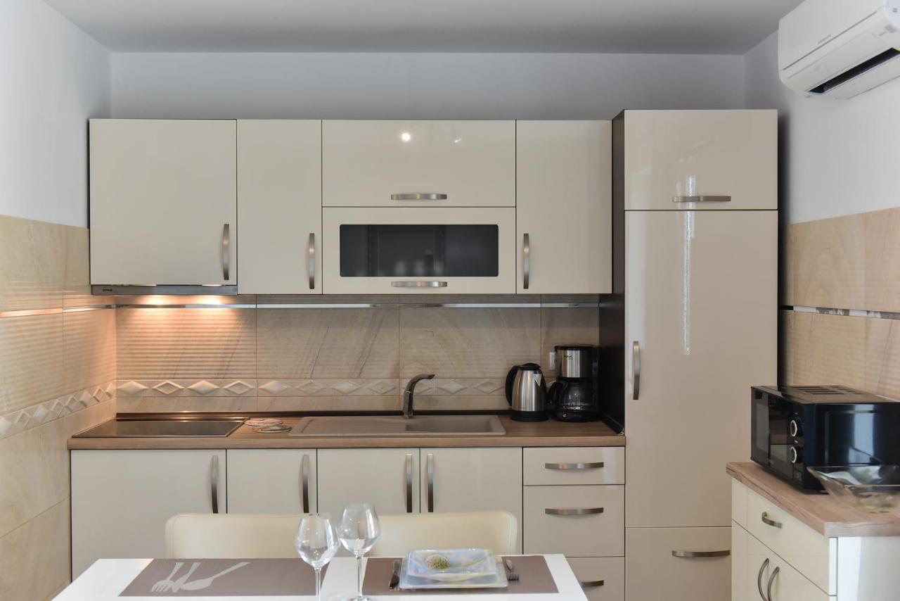 Apartmani Iva Vir Bagian luar foto