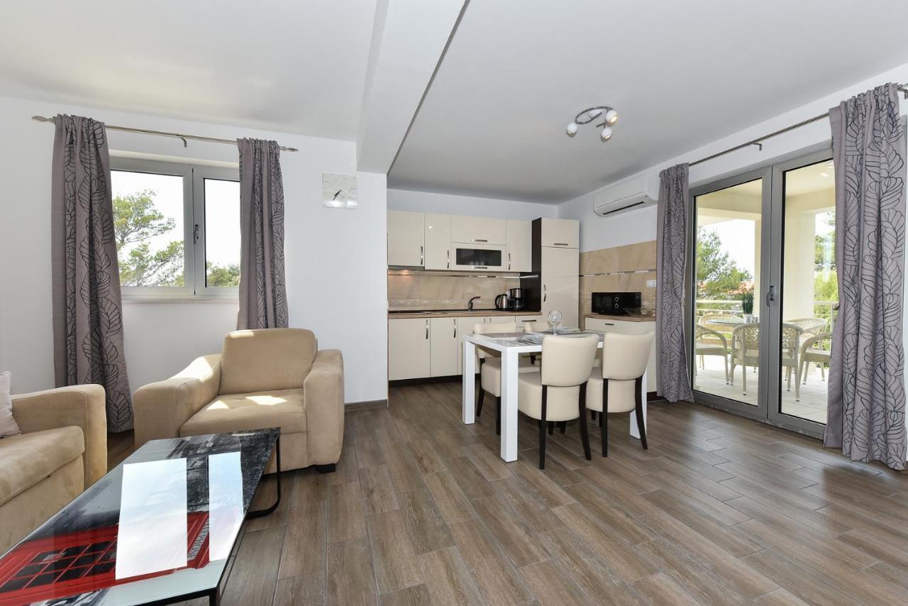 Apartmani Iva Vir Bagian luar foto
