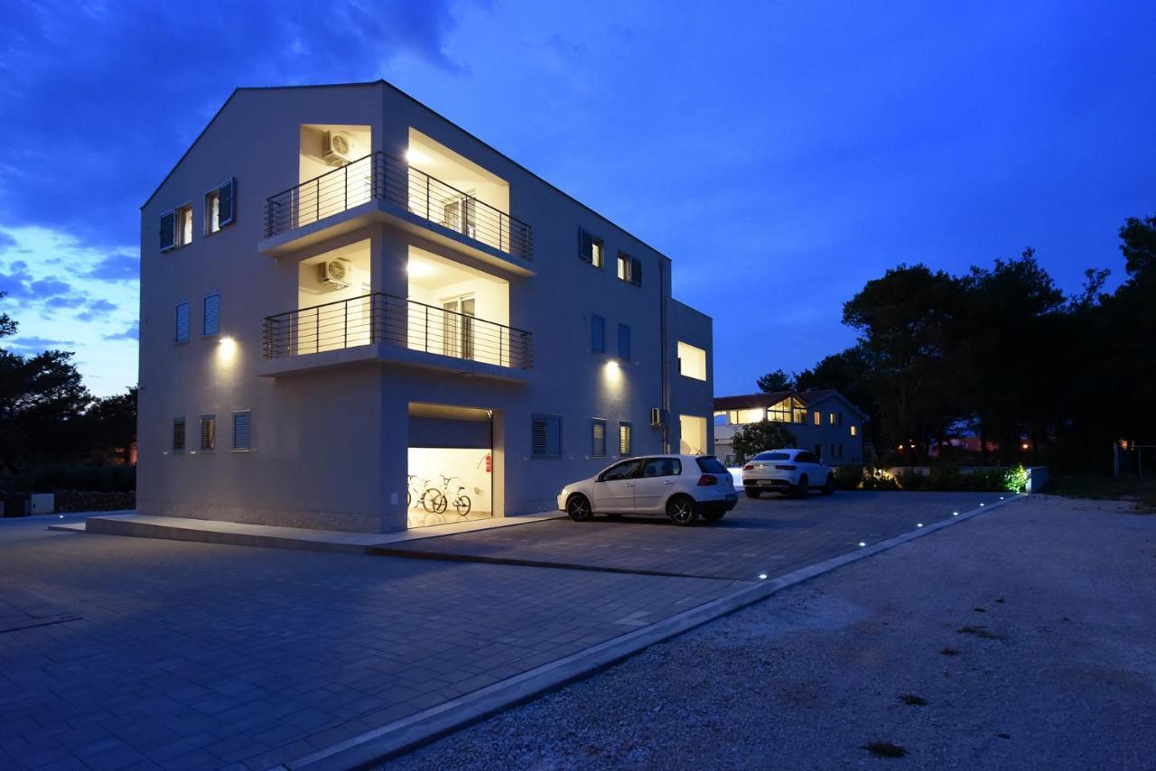 Apartmani Iva Vir Bagian luar foto