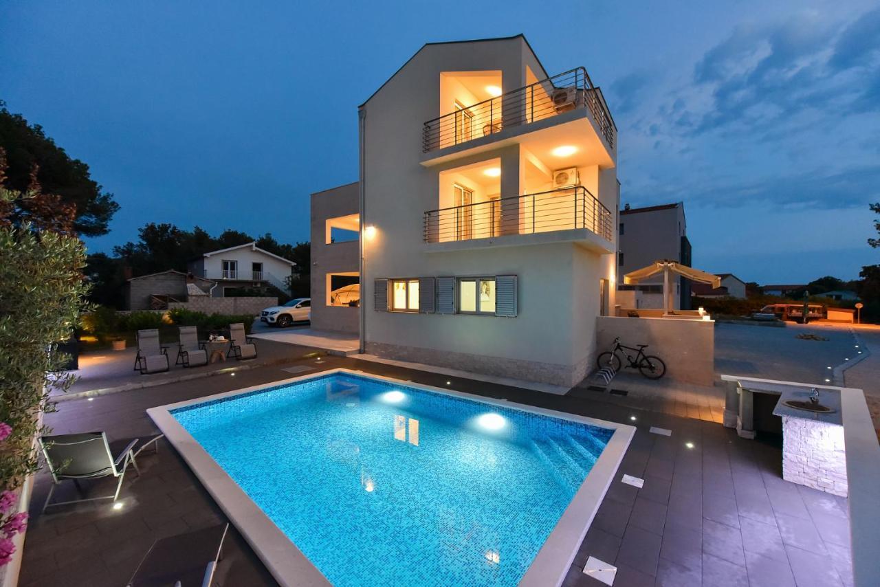Apartmani Iva Vir Bagian luar foto