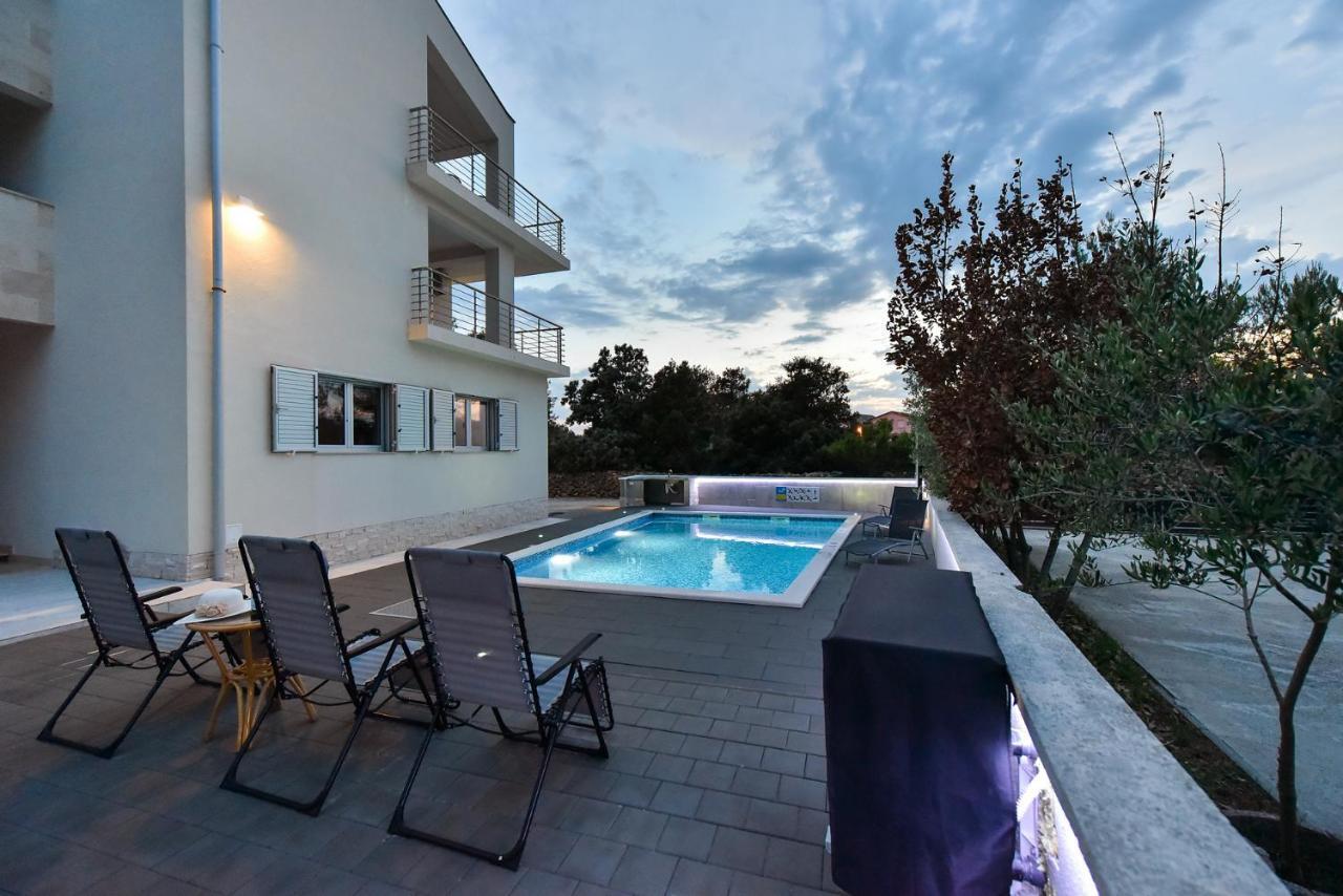 Apartmani Iva Vir Bagian luar foto