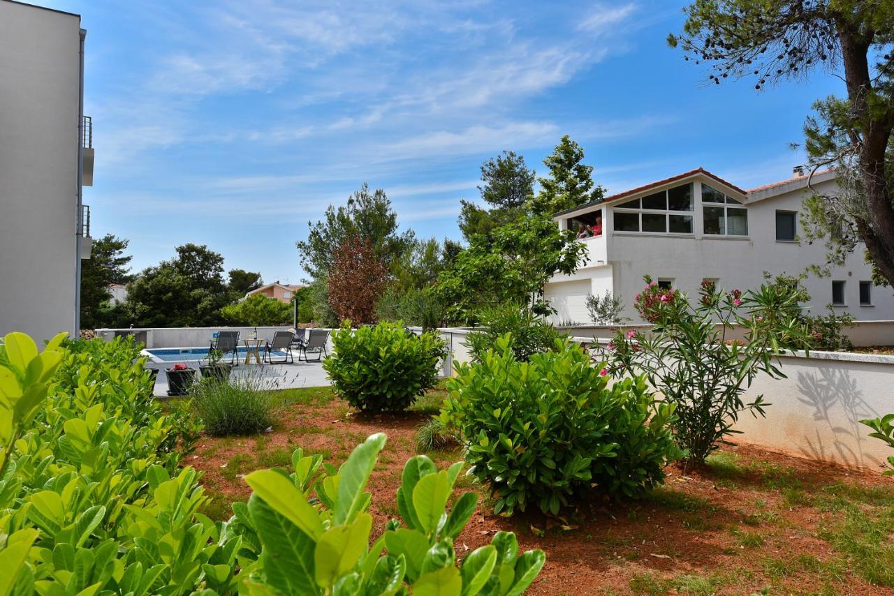 Apartmani Iva Vir Bagian luar foto