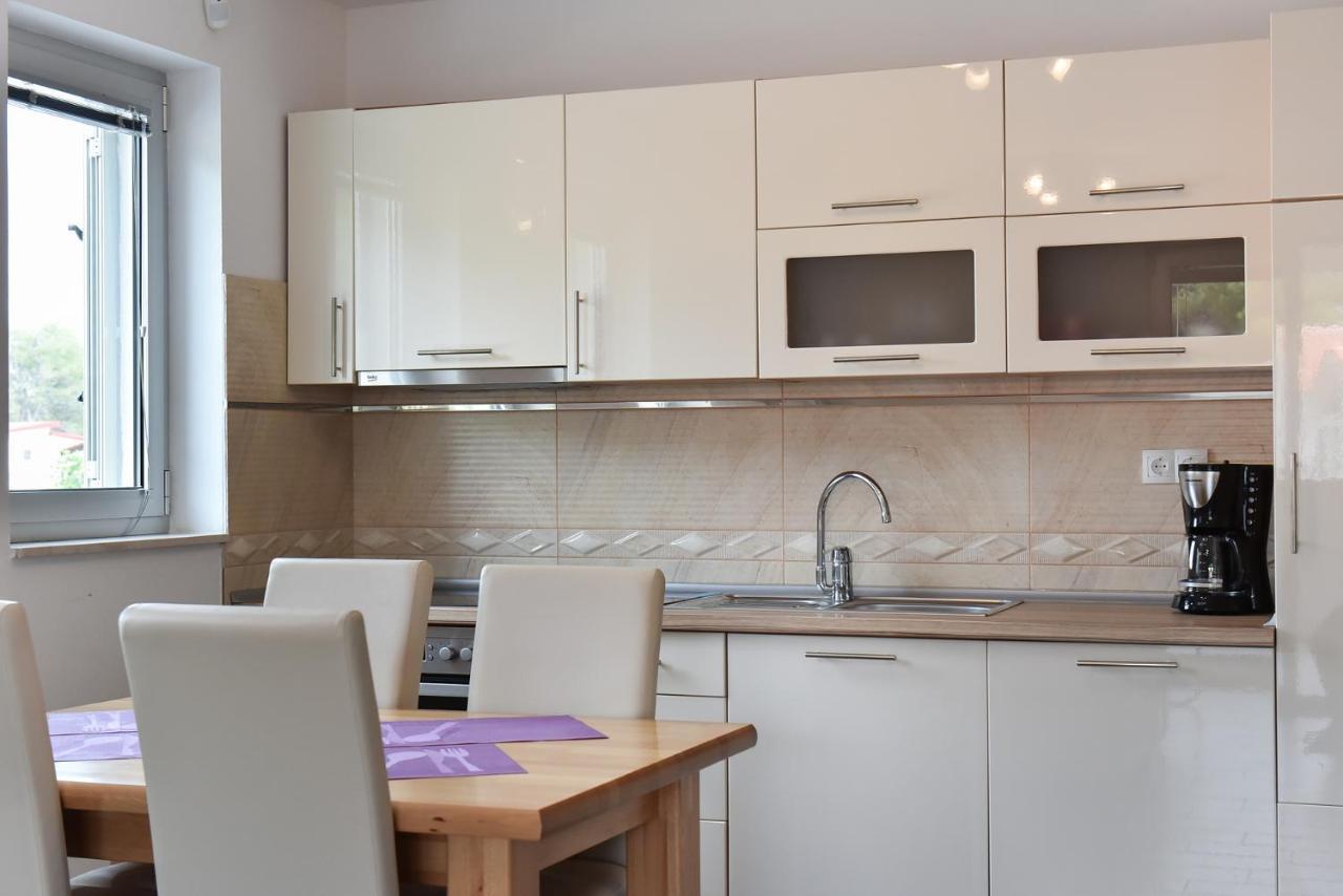Apartmani Iva Vir Bagian luar foto