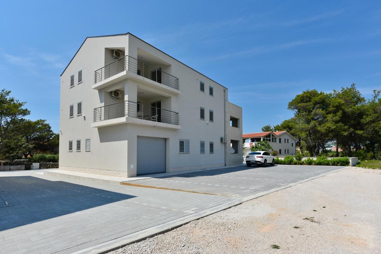 Apartmani Iva Vir Bagian luar foto