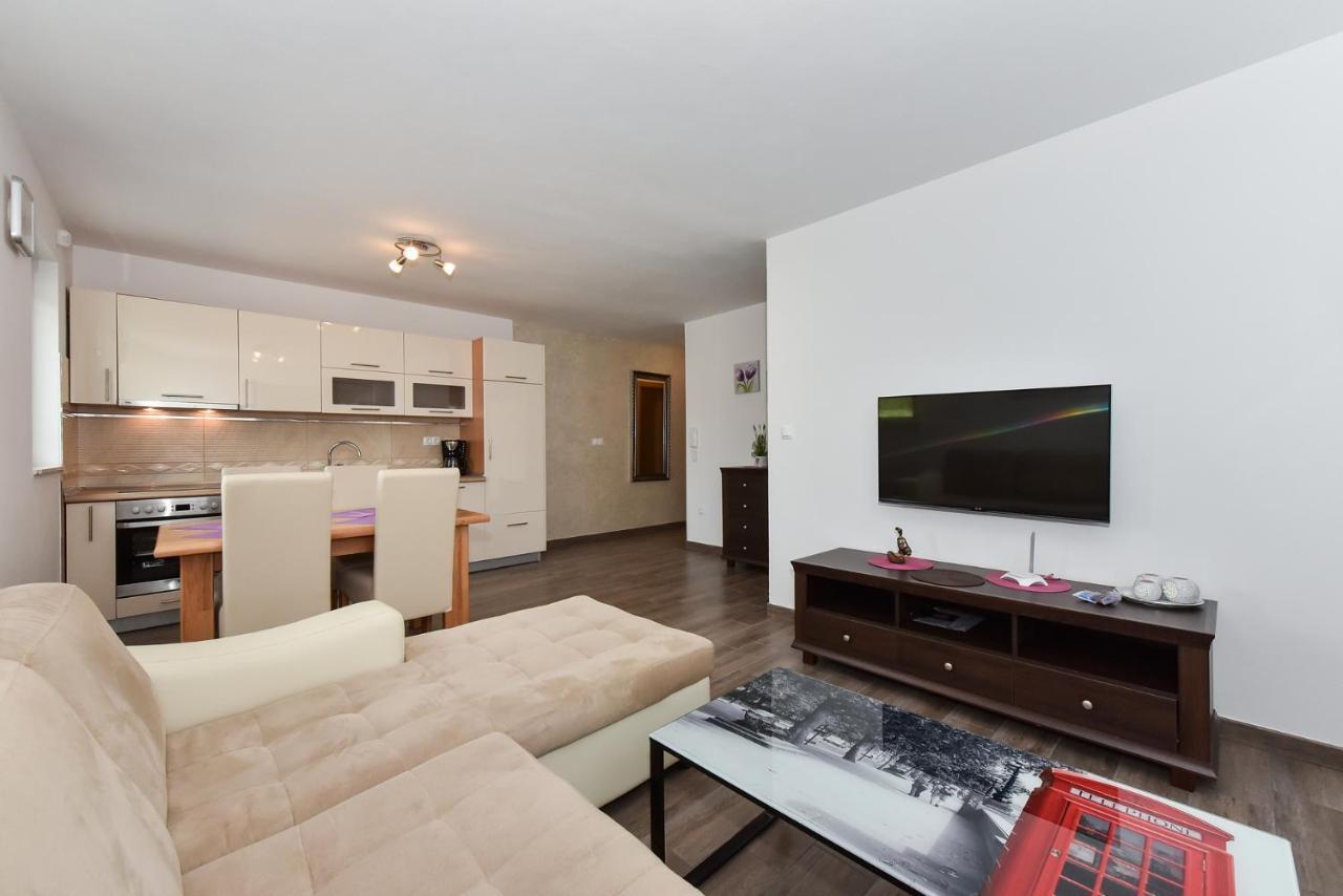 Apartmani Iva Vir Bagian luar foto