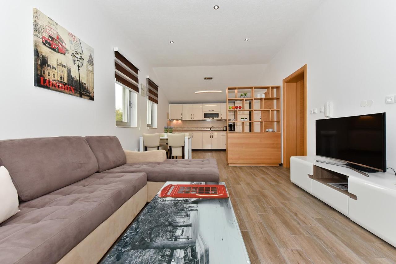 Apartmani Iva Vir Bagian luar foto