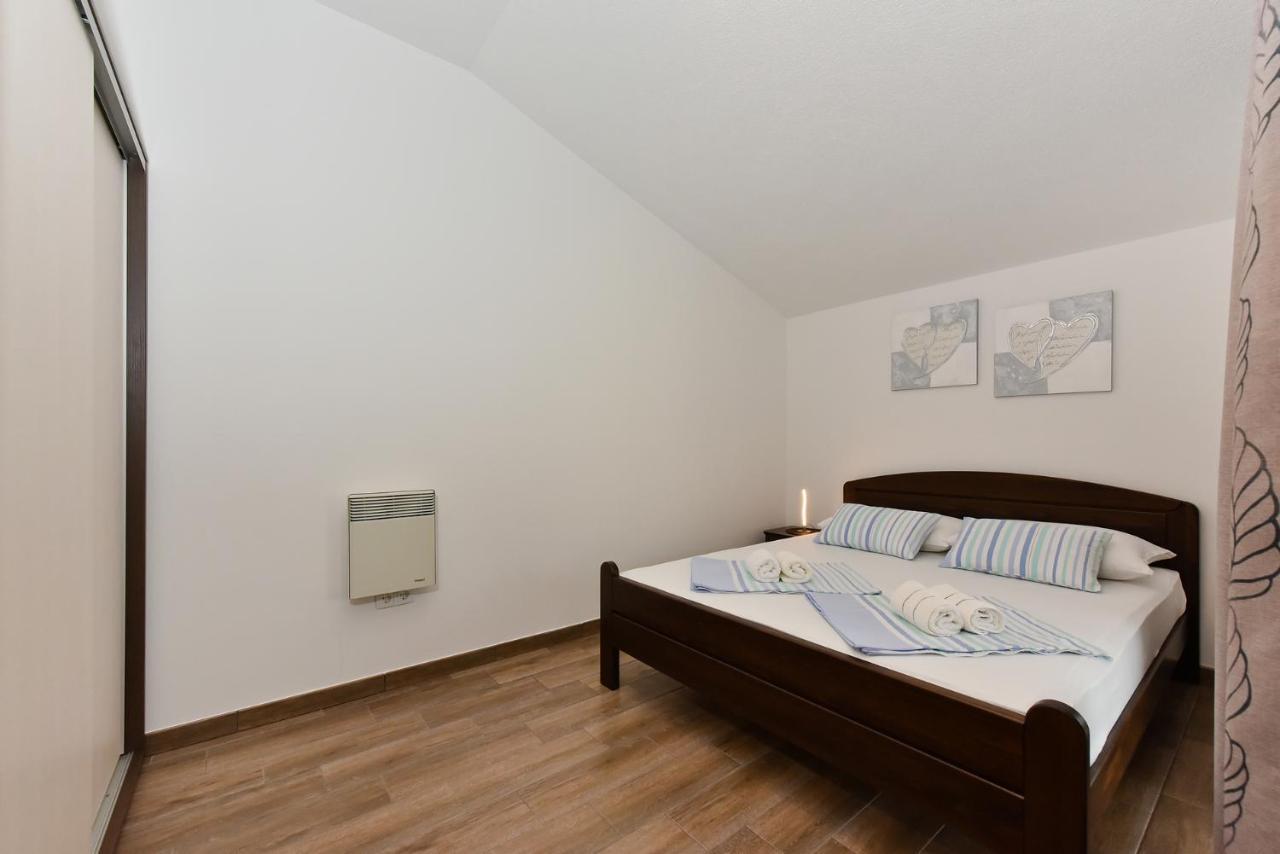 Apartmani Iva Vir Bagian luar foto