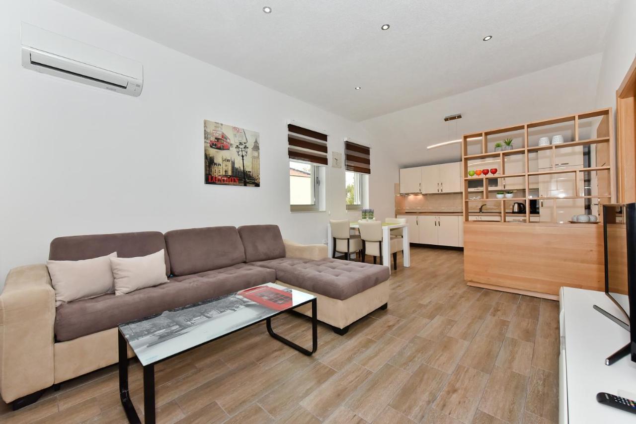 Apartmani Iva Vir Bagian luar foto