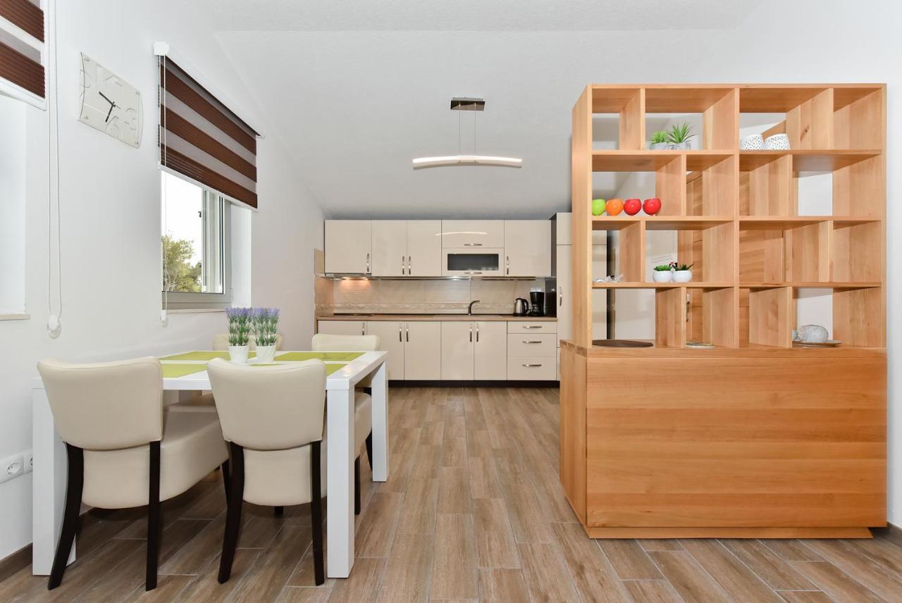 Apartmani Iva Vir Bagian luar foto