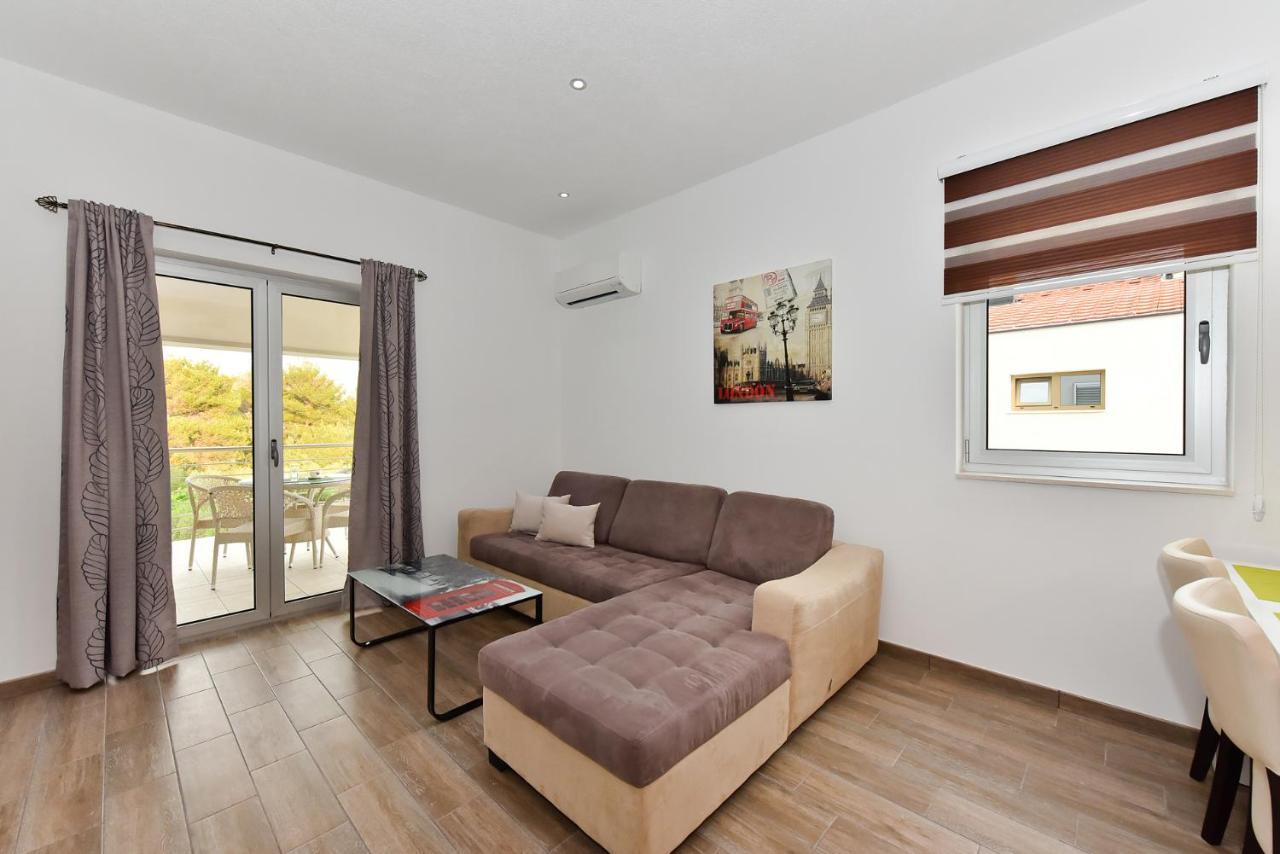 Apartmani Iva Vir Bagian luar foto