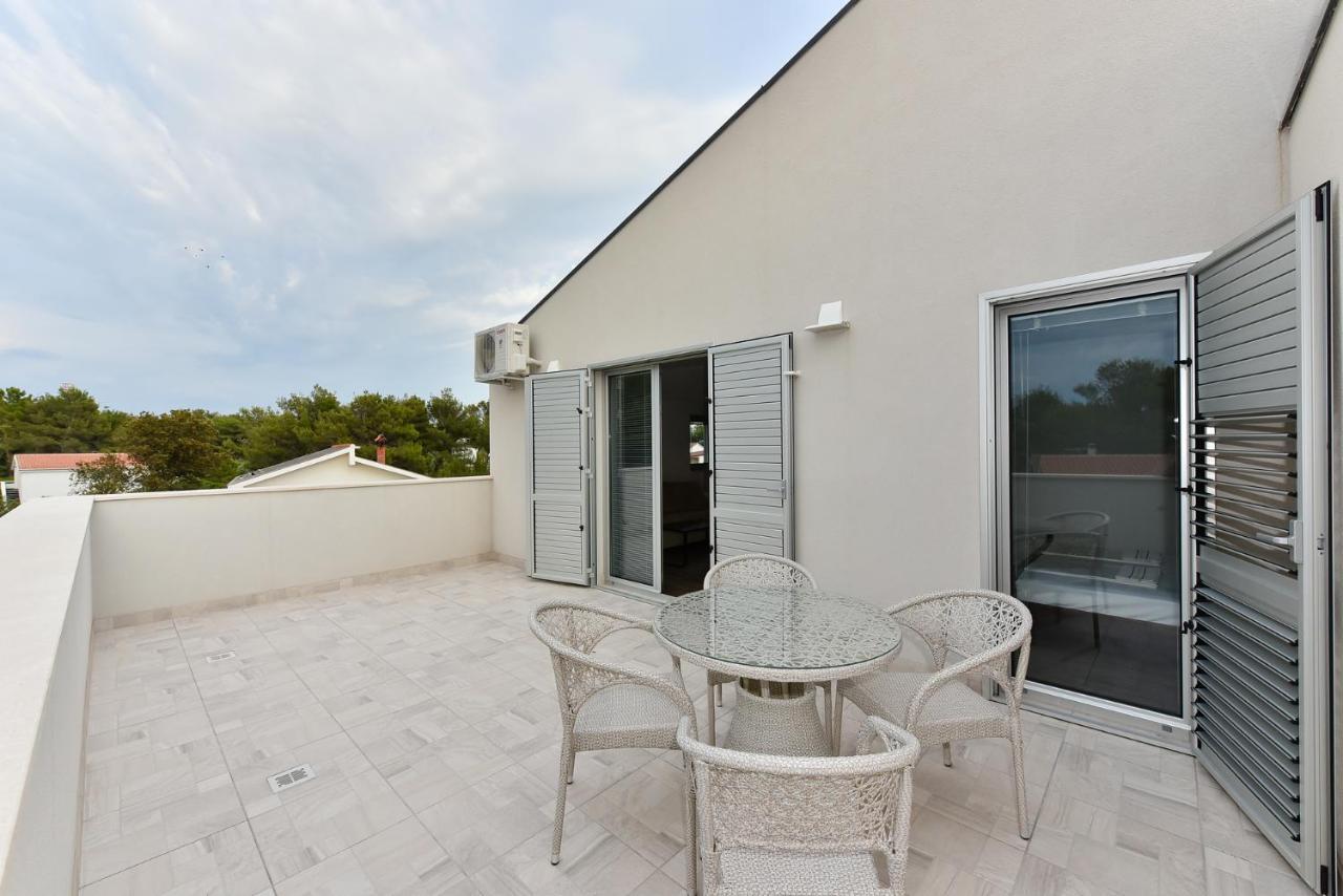 Apartmani Iva Vir Bagian luar foto