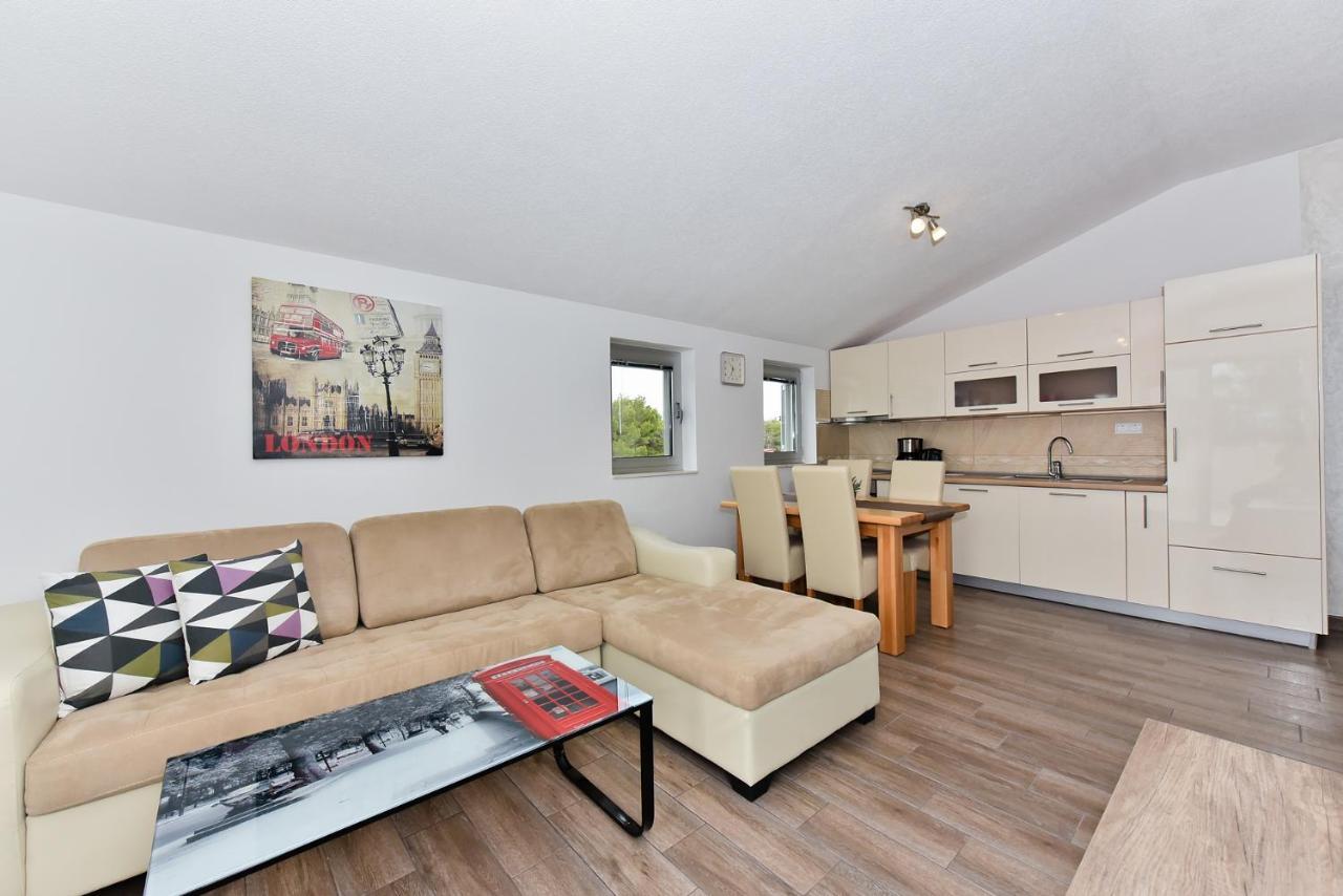 Apartmani Iva Vir Bagian luar foto