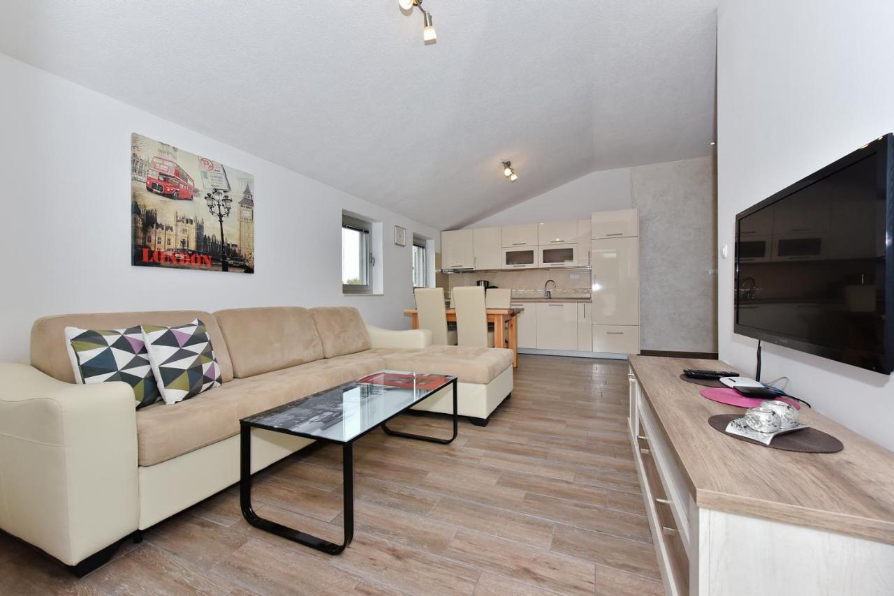 Apartmani Iva Vir Bagian luar foto