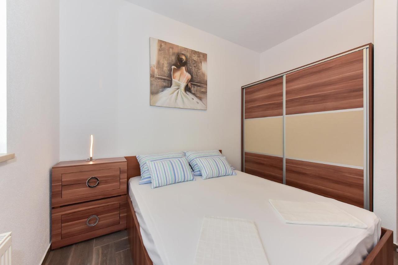 Apartmani Iva Vir Bagian luar foto